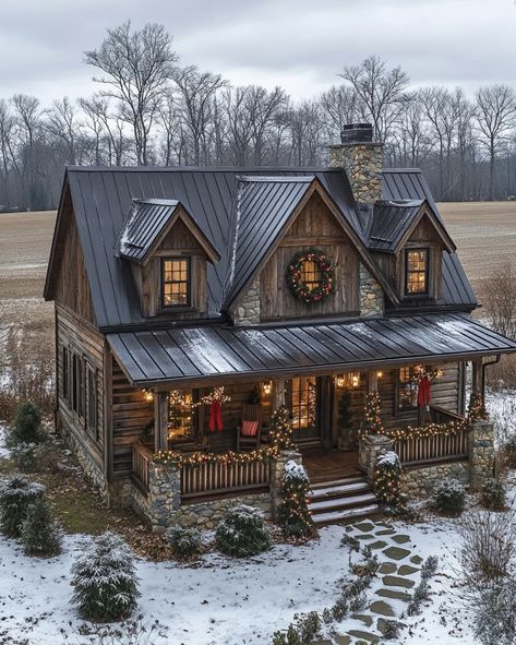 Winter Chalet Exterior, Cabin Aesthetic Exterior, Small Winter Cabin, Christmas Cabin Aesthetic, Farmhouse Chalet, Log Cabin Farmhouse Style, Cozy Winter Cabin Aesthetic, Log Cabin Houses, Cabin House Aesthetic