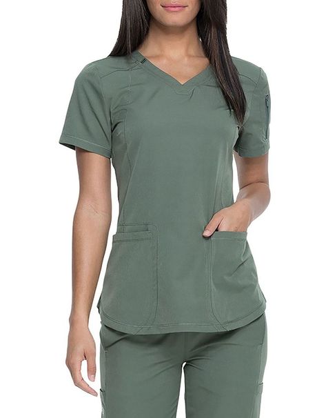 Stylish Scrubs For Women, Nurse Outfits, Nurse Fashion Scrubs, Cosmetic Nurse, Nurse Outfit Scrubs, Vet Scrubs, Nursing Essentials, Medical Scrubs Fashion, Fun Scrubs