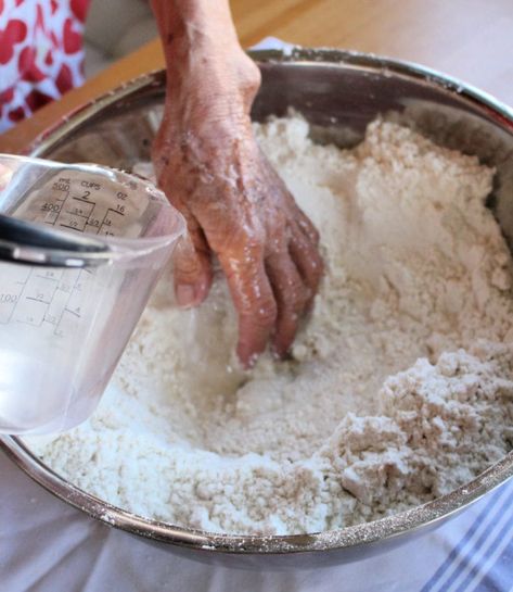 Buñuelos (Mexican Fritters) are a traditional Mexican dessert usually made during the Holidays. With VIDEO + tutorial. By Mama Maggie's Kitchen Banuelos Recipe Easy, Mexican Breads Pastries, How To Make Bunuelos, Easy Bunuelos Recipe Mexican, Christmas Bunuelos, Mexican Bunuelos, Easy Bunuelos Recipe, Mexican Pastries Pan Dulce, Mexican Bunuelos Recipe