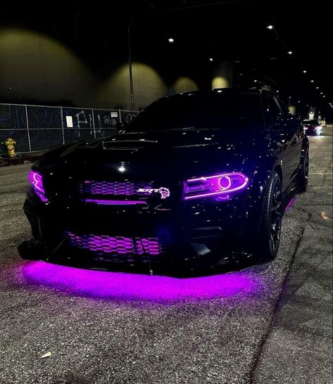 Purple Srt Hellcat, Cool Car Wrap Designs, Hell Cat Charger, Cars With Led Lights, Nice Cars For Women, Custom Dodge Charger, Y2k Cars, Hellcat Car, Black Dodge Charger