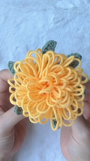 Crochet Chrysanthemum, Plants Crochet, Super Easy Crochet, Love Plants, Flower Plants, Chrysanthemum Flower, Crochet Flower, Chrysanthemum, Easy Crochet