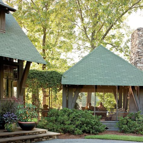 Naturally Inspired Georgia Lake House Built In Banquette, Lake House Kitchen, Cottage Lake, Screen House, Lake Living, Lake House Decor, Screened In Porch, Screened Porch, House Layouts