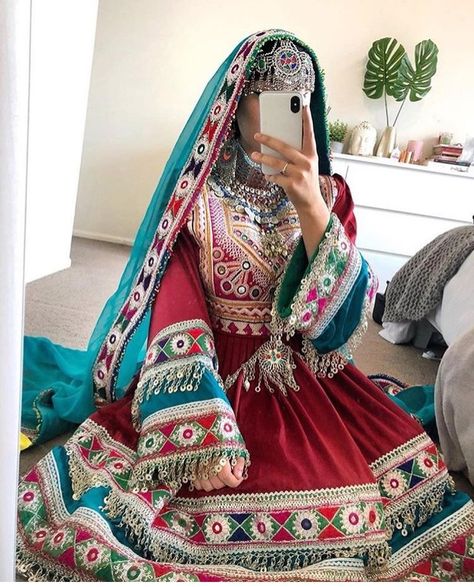 Afghanistan Clothes, Afghan Wedding Dress, Afghanistan Culture, Dp Pic, Afghani Clothes, Afghan Wedding, Desi Wedding Dresses, Afghan Girl, Stylish Hijab