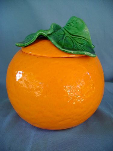 1 ORANGE COOKIE JAR METLOX CALIF USA POTTERY RARE NO RESERVE FRUIT | eBay Cookie Jar Ideas, Citrus Kitchen, Clay Jars, Pottery Fruit, Antique Cookie Jars, Clay Orange, Collectible Cookie Jars, Fruit Kitchen, Jar Ceramic