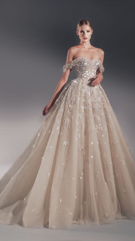 Wedding Dresses Zuhair Murad, Mommy Daughter Dresses, Zuhair Murad Bridal, Glam Wedding Dress, Haute Couture Wedding Dress, Glitter Wedding Dress, Dreamy Wedding Dress, Wedding Dresses Princess Ballgown, Classy Wedding Dress