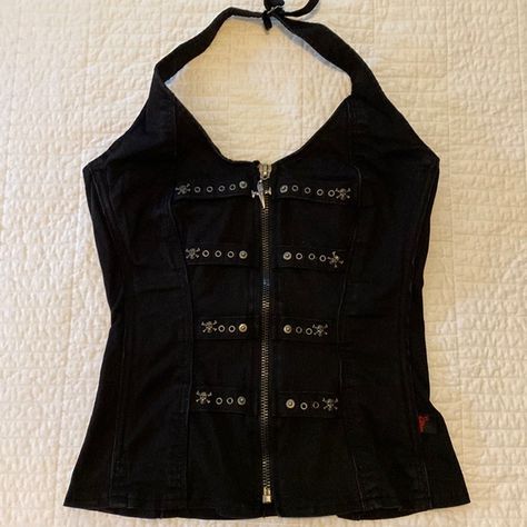 VERY Rare Y2K Tripp skull and crossbones w/cross corset halter. Goth Halter Top, Tripp Nyc Corset, Tripp Nyc Top, Tripp Clothes, Alt Tops, Mall Goth Fashion, Thrift Shop Outfit, Thrift Manifest, Vintage Tripp Nyc