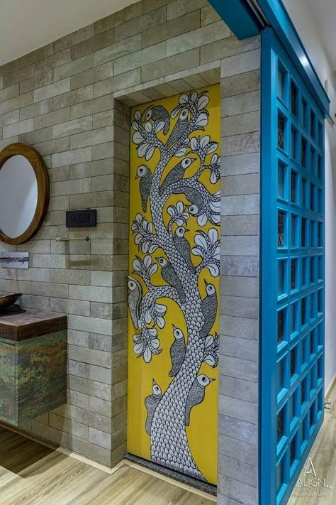 Wall Painting Ideas Indian Art, Mural On Door, Painting On Door, Toilet Door Design, Living Room Wall Art Ideas, Painting On Wall, Gond Art, Gond Painting, Door Painting