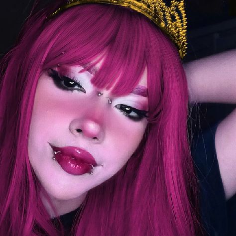 Cosplay Princess Bubblegum Makeup, Raven Cosplay, Pretty Halloween Costumes, Rave Costumes, Couples Halloween Outfits, Pretty Halloween, Couples Halloween, Halloween Costumes Makeup, Princess Bubblegum