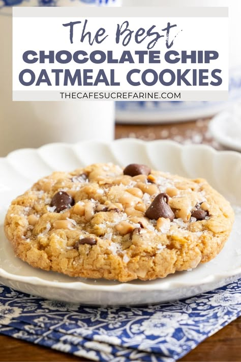 These are The Best Chocolate Chip Oatmeal Cookies ever! It’s a delicious take on your old-fashioned grandma cookies, but with delicious toffee, a chewy interior, lots of melty chocolate, and crisp, buttery edges that make every bite an explosion of flavor and textures! You’ll be in heaven, so try them today! How To Make Oatmeal Chocolate Chip Cookies, Oatmeal Chocolate Chip Cookie Recipe With Quick Oats, Cookies Kids Love, Chewy Oatmeal Chocolate Chip Cookies, Oatmeal Chocolate Chip Cookie Recipe, Chocolate Chip Oatmeal Cookies, Old Fashioned Oats, Cookies Kids, Oatmeal Chocolate Chip