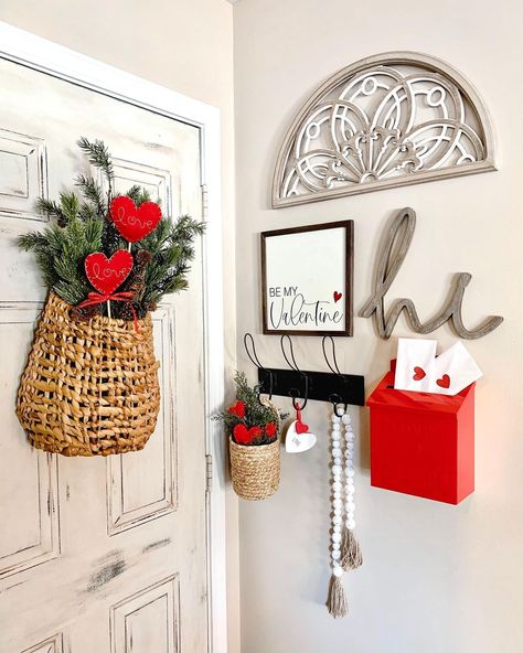 February Decor, After Christmas Decor, Entry Table Decor, Diy Valentine's Day Decorations, Morning Friends, Saint Valentine, Valentine Wreath, Good Morning Friends, After Christmas