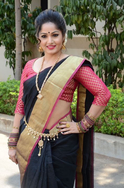 madhavi latha aka maadhavi latha Madhavi Latha, Nauvari Saree, Bhojpuri Actress, Blonde Girl, London England, Saree, Blonde, Actresses, Film