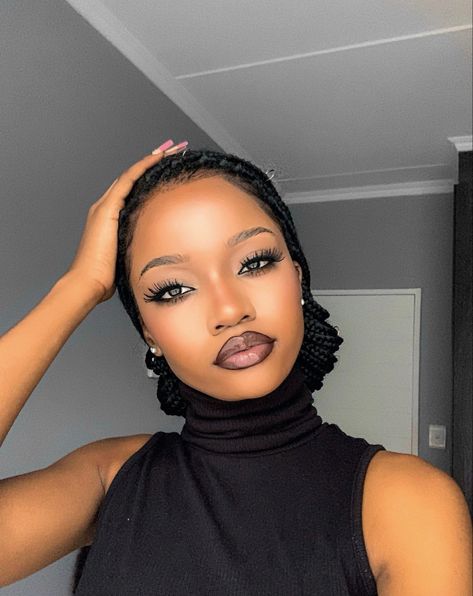 Makeup looks for brown skin Black Waterline, Makeup On Brown Skin, Hair Goal, Beauty And The Beat, Matric Dance, Brown Skin Makeup, Makeup Lessons, Cute Makeup Looks, Glamour Makeup