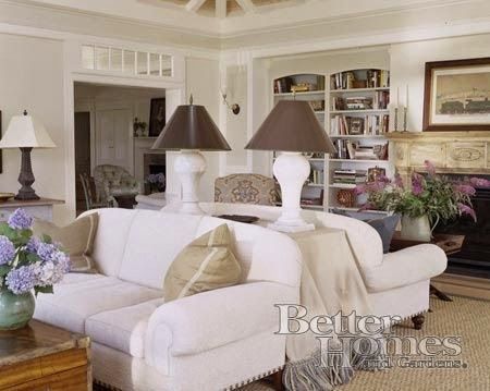 Eye For Design: Decorating With Back To Back Sofas Back To Back Sofas, Large Living Room Layout, Sala Grande, Living Room Arrangements, Design Salon, Furniture Placement, Beautiful Rooms, Living Room Design Decor, Loft Design