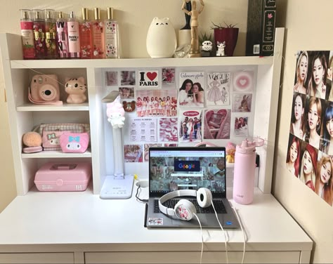 Ikea Desk Inspo Aesthetic, Micke Corner Desk Ikea Ideas, Micke Desk Aesthetic, Micke Desk Ikea Ideas, Desk Micke, Bedroom Desk Aesthetic, Aesthetic Room Prints, Corner Desk Ikea, Desk Inspo Aesthetic