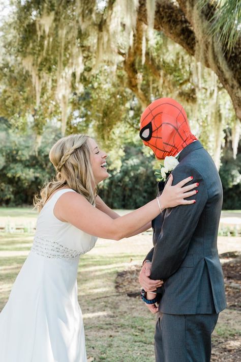 This Professional Baseball Player's Spider-Man-Themed Wedding Has Our Spidey Senses Tingling Spiderman Wedding Dress, Spider-man Wedding, Spiderman Wedding Theme, Bride And Groom Baseball Jersey, Baseball Proposal Engagement, Marvel Groomsmen, Nerdy Wedding Photos, Marvel Wedding Socks, Marvel Wedding Theme