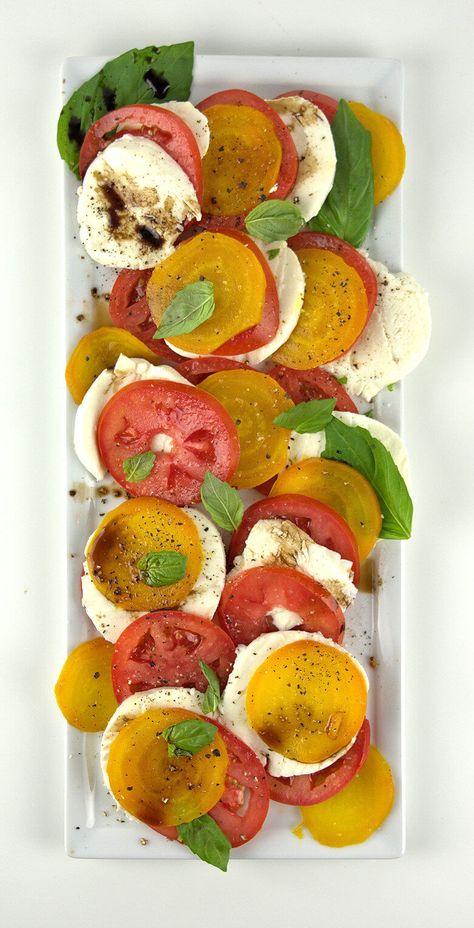 Italian Caprese Salad, Yellow Beets, Caprese Salad Recipe, Raw Beets, Mozzarella Salad, Beet Recipes, Unique Recipe, Roasted Beets, Beet Salad