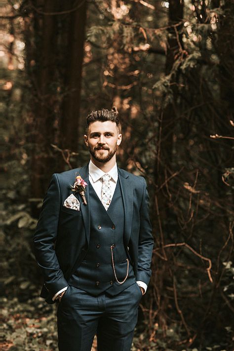 Another timeless groom suit is perfect for your groom. I love recommending, this suit completes a formal setting. Keep this inspiration to your wedding board. Rustic Tux Groom Attire, Unique Grooms Suit, Art Deco Groom Attire, Winter Groom Attire, Teal Groomsmen, Unique Groom Attire, Unique Mens Wedding Suits, Teal Suit, Christmas Wedding Inspiration