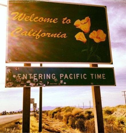 California sign Northern California Aesthetic, California Landmarks, Kai Aesthetic, Welcome To California, Roadtrip Ideas, Dani California, California Sign, Sweet California, California Life