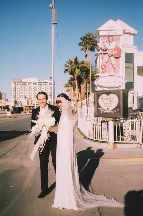 Modern Las Vegas Elopement on Film - andiartigue.com Las Vegas Wedding Photos, Vegas Wedding Photos, Anti Bride, Vegas Elopement, Las Vegas Elopement, Las Vegas Wedding, Las Vegas Weddings, Chapel Wedding, Vegas Wedding