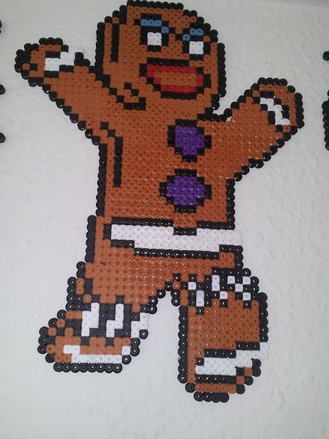 Gingerbread Man - Shrek hama perler beads by Camilla Larse Shrek Perler Bead Patterns, Shrek Perler Beads, Shrek Perler, Gingerbread Man Shrek, Melts Beads, Perler Pattern, Christmas Perler Beads, Grid Patterns, Beads Patterns