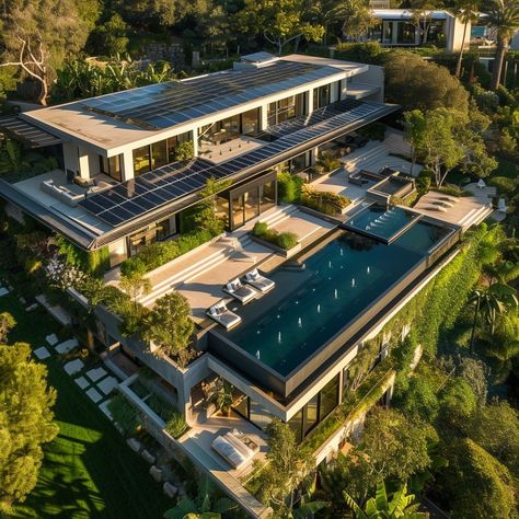 Inside Robert Downey Jr.'s Eco-Friendly Malibu Home Celebrity Interiors, Celebrity Home, Billionaire Homes, Celebrity Mansions, Malibu House, Malibu Mansion, Malibu Homes, Luxury Villa Design, Mediterranean Interior Design