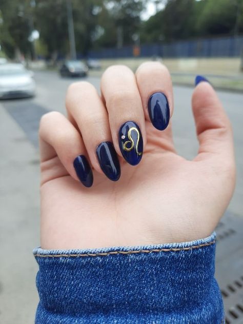 90 Best Birthday Nails for Every Sign to help you celebrate in style - Hike n Dip Leo Sign Nails, Leo Acrylic Nails, Leo Zodiac Nail Designs, Leo Nail Art, Leo Zodiac Nails, Leo Inspired Nails, Leo Season Nails, Leo Nails Zodiac, Birthday Nails Leo