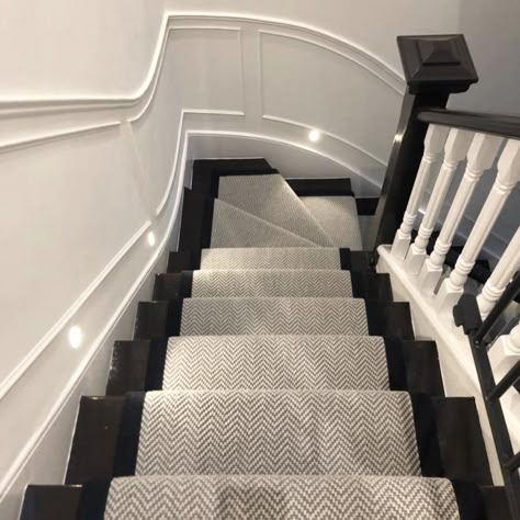 Herringbone Carpet, Black And White Stairs, Entrance Hall Decor, Hall Stairs, Carpet Staircase, Victorian Hallway, White Staircase, Stairway Decorating, Black Stairs