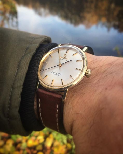 Initial_watches on Instagram: “Sunday walk 🍂🍁 with my beautiful Omega Seamaster De Ville 🕖 #omega  #seamaster  #seamasterdeville  #seamaster600  #swisswatch  #luxury…” Wind Movement, Big Watches, Gents Watches, Vintage Omega, Men Fashion Casual Outfits, Sports Watch, Dive Watches, Omega Seamaster, Swiss Watches