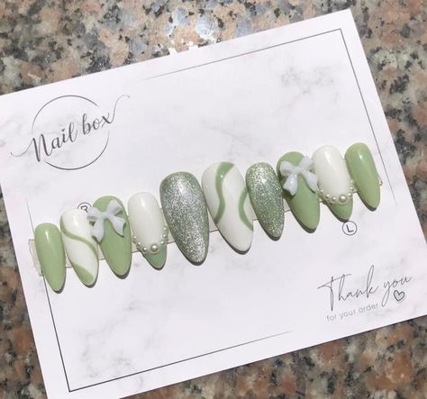 Green Nails Charms, Pista Green Nail Art, Korean Nail Charms, Korean Green Nails, Green Nails With Charms, Green Korean Nails, Korean Nails Acrylic, Nail Art Hijau, Matcha Nails