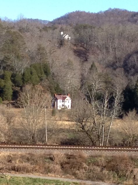 Home in Starnes Bluff Area of Scott County, VA Scott County, Southwest Virginia, Virginia History, Family Tree Genealogy, Lee County, Architecture Old, God Loves You, Graveyard, Historical Photos