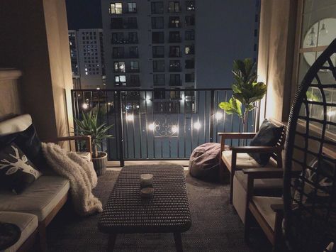 Uploaded by CgdMrzgL. Find images and videos about home, room and view on We Heart It - the app to get lost in what you love. Diy Balcony, Apartment Aesthetic, Dream Apartment, Balcony Design, Cozy Place, Apartment Inspiration, Balcony Decor, Dream Rooms, Dream House Decor