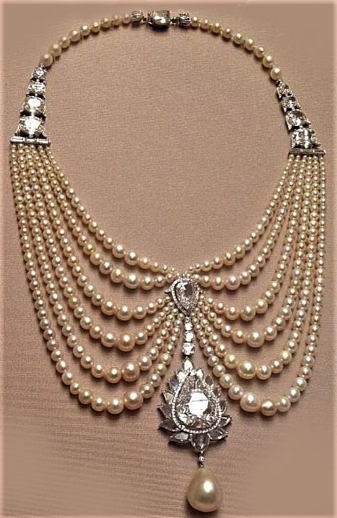 Viren Bhagat, Pearl Necklace Indian, Affordable Engagement Rings, Bridal Jewelry Vintage, Pearl Necklace Designs, Diamond Necklace Designs, Beaded Necklace Designs, Necklace Indian, Antique Jewelry Indian