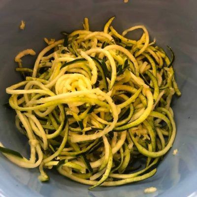 Zoodles Air Fryer, Air Fryer Spiralized Zucchini, Air Fryer Zoodles Recipes, Air Fryer Zucchini Noodles, Air Fryer Zoodles, Lean And Green Air Fryer Recipes, Zucchini Zoodles, Air Fryer Zucchini, Freezing Zucchini