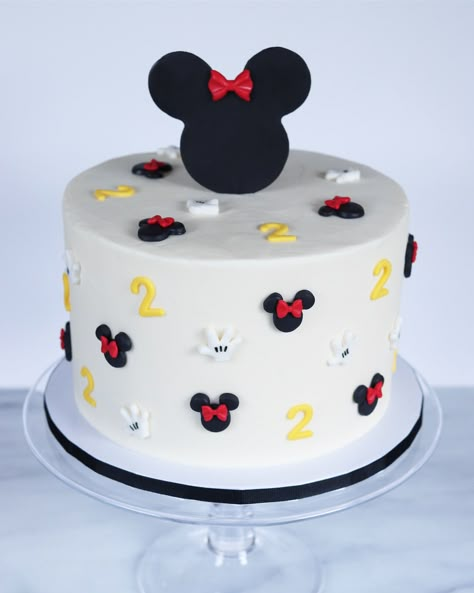 Simple Mickey Cake, Cake Miki Mouse, Miki Mouse Cakes, Small Mickey Mouse Cake, Mickey Mouse Pasta, Simple Mickey Mouse Cake, Mickey Mouse Cake Design, Oh Twodles Birthday Cake, Mickie Mouse Cake