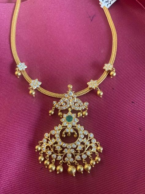 Gold Addigai Designs, Nanu Pathakam Gold Designs, Gold Nanu Patti Designs, Naan Patti Necklace Gold, Naan Necklace Designs, Naan Gold Designs, Naan Patti Necklace, Addigai Necklace Gold, Naanu Design