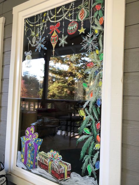 Paint Pen Window Art Christmas, Christmas Window Pen Ideas, Glass Chalk Window Christmas, Chalk Pens Window, Posca Pen Window Art Christmas, Window Pen Art, Christmas Shop Window Art, Chalk Paint Window Art, Chalk Pen Christmas Window Ideas