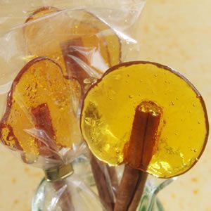 Burnt Sugar Lollipops Healthy Candy Recipes, Lollipop Recipe, Healthy Candy, Homemade Food Gifts, Burnt Sugar, Homemade Candies, Homemade Vanilla, Silicone Baking, Halloween Recipes