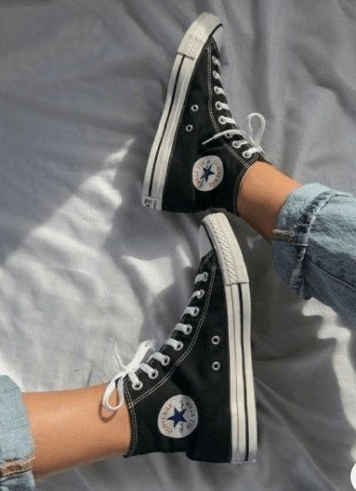 Boty Converse, Dr Shoes, Basket Style, Skandinavian Fashion, Black Converse, Outfits With Converse, Hype Shoes, Shoe Inspo, Aesthetic Shoes