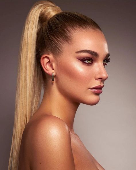 High Pony Straight Hair, Sleek High Ponytail Hairstyles, High Ponytail Gala, High Short Ponytail, Long Sleek Ponytail, High Fashion Ponytail, 60s Ponytail High, Sleek High Ponytail, High Ponytail Editorial