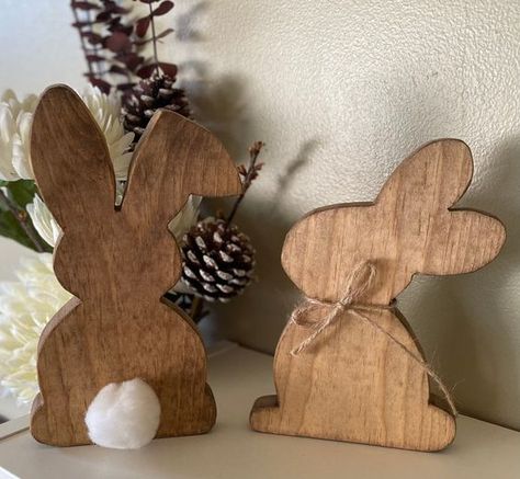 Pair of Hares #easter #diy #crafts #eastercrafts #easterdecor Wooden Rabbits Diy Wood Crafts, Wooden Bunny Crafts, Easter Wooden Signs, Easter Diy Crafts, Wooden Easter Crafts, Easter Wood Projects, Scroll Art, Christmas Diy Wood, Easter Wood Crafts