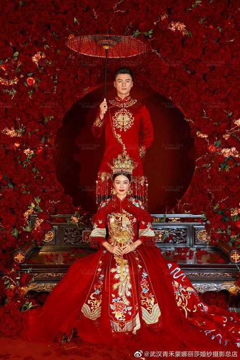 Chinese Prewedding, Chinese Style Wedding Dress, Chinese Wedding Photos, Chinese Traditional Dress, Red Wedding Dress, Chinese Wedding Dress, Korean Wedding, Beautiful Wedding Photos, China Dress