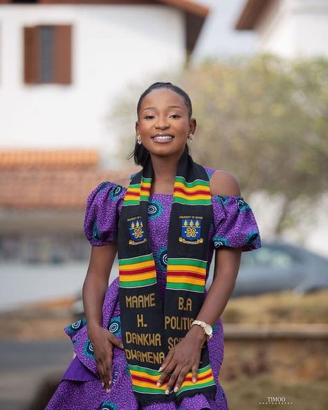 Graduation Sash and Stoles on Instagram: "Thank you for choosing us Maame🥹❤️ 🧣: @sash.and.stole 📸: @timoo_acquah #Classof2022 #UniversityofGhana #UGgraduation #legongraduation #Graduationinghana #sash" Graduation Fits, University Of Ghana, Graduation Sash, Graduation Poses, University Graduation, Grad Photoshoot, Ghana, Hand Weaving, Thank You