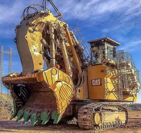 Giant Truck, Truk Besar, Mighty Machines, Earth Moving Equipment, Equipment Operator, Caterpillar Equipment, Heavy Construction Equipment, Dumper Truck, Mechanical Art