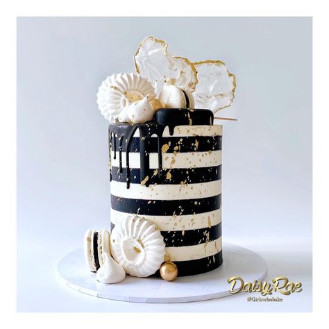 Black And White Sheet Cake, Black And White Striped Cake, Black And White Birthday Cake, White Sheet Cakes, Stripe Cake, 40th Birthday Cupcakes, Cake Scraper, White Birthday Cakes, Striped Cake