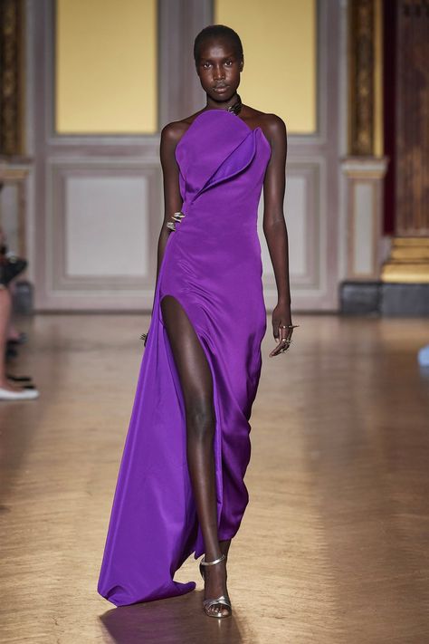 Antonio Grimaldi, Rock Dress, Violet Dress, Purple Evening Dress, 2019 Couture, Violet Dresses, Couture Mode, Couture Runway, Gorgeous Gowns