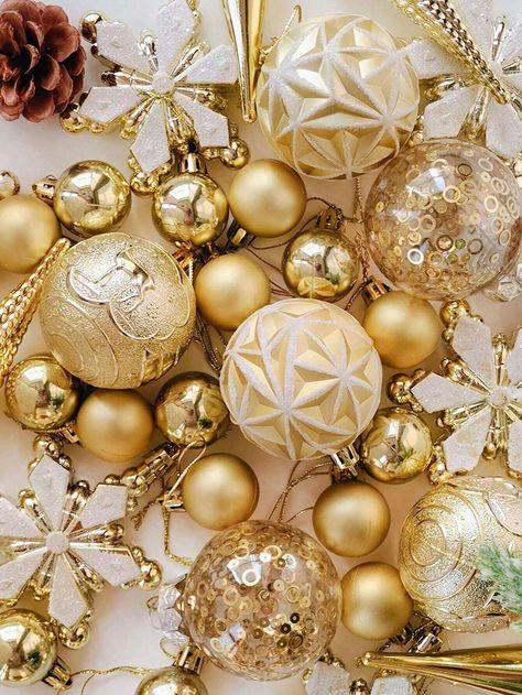 40pcs Christmas Ornament Set, Golden Creative Painted Christmas Ball Party Christmas Tree Hanging Ball Pendant, Christmas Tree Decoration, Suitable For Holiday Parties, Wreaths, Christmas Tree, Christmas DecorationsI discovered amazing products on SHEIN.com, come check them out! Joy Decorations, Unique Christmas Trees, Christmas Tree Wreath, Christmas Inspo, Christmas Party Supplies, Flower Ornaments, Matte Foundation, Christmas Ornament Sets, Ball Pendant