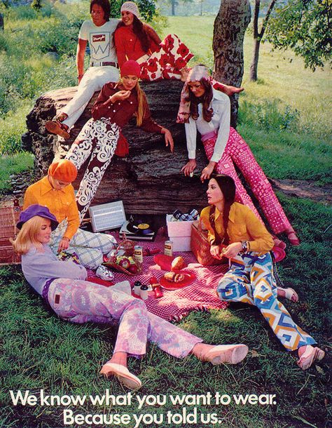 Colorful Wrangler Ad via Retro-Space Seventeen Magazine Fashion, Patti Hansen, 60s 70s Fashion, Estilo Hippy, 60s And 70s Fashion, Vintage Picnic, Lauren Hutton, Seventies Fashion, Picnic Time