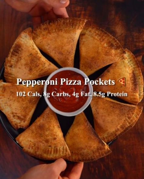 Healthy Eating on Instagram: "🍕 102 Cal Pepperoni Pizza Pockets by @theflexibledietinglifestyle  📍 These Pepperoni Pizza Pockets are only 102 calories with 8.5g protein per! And this pockets concept is a game changer regardless! Super customizable!  ✅ Macros for each Pizza Pocket: 102 Cals, 8g Carbs, 4g Fat, 8.5g Protein  ✳️ Ingredients (makes 10): 5 Low Carb Tortillas (I used La Banderita one’s) 1 Bag Turkey Pepperonis 74g Part Skim Mozzarella Oregano Basil Cooking Spray Garlic Powder  ❇️ Directions: 1️⃣ Cut your pepperonis in half. Then add to a bowl with your mozzarella, basil and oregano. Mix. 2️⃣ Now here’s the cool part. Cut your tortilla in half. Then I highly suggest watching the video for this part. Really hard to explain via text. 3️⃣ Once pockets are done, spray with non stick La Banderita Low Carb Recipes, Tortilla Pizza Pockets, Pocket Recipes, Hot Pocket Recipes, Pizza Pocket, Pepperoni Recipes, Protein Pizza, Protein Ingredients, Pizza Pockets