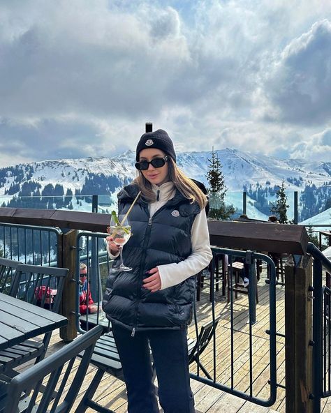 Moncler Outfit Women, Moncler Vest Outfit, Moncler Vest Woman Outfit, Vest Women Outfit, Moncler Vest, Jacket Outfit Women, Vest Outfit, Moncler Jacket, Vest Outfits