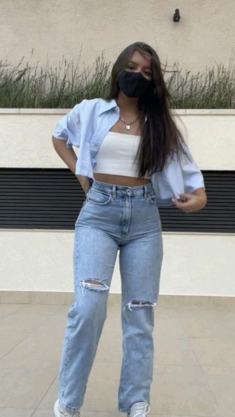 Outfits Con Jeans, Mom Jeans Outfit, Casual College Outfits, Jeans Outfit Casual, Elegante Casual, Tomboy Style Outfits, Crop Top Outfits, Causual Outfits, Swaggy Outfits